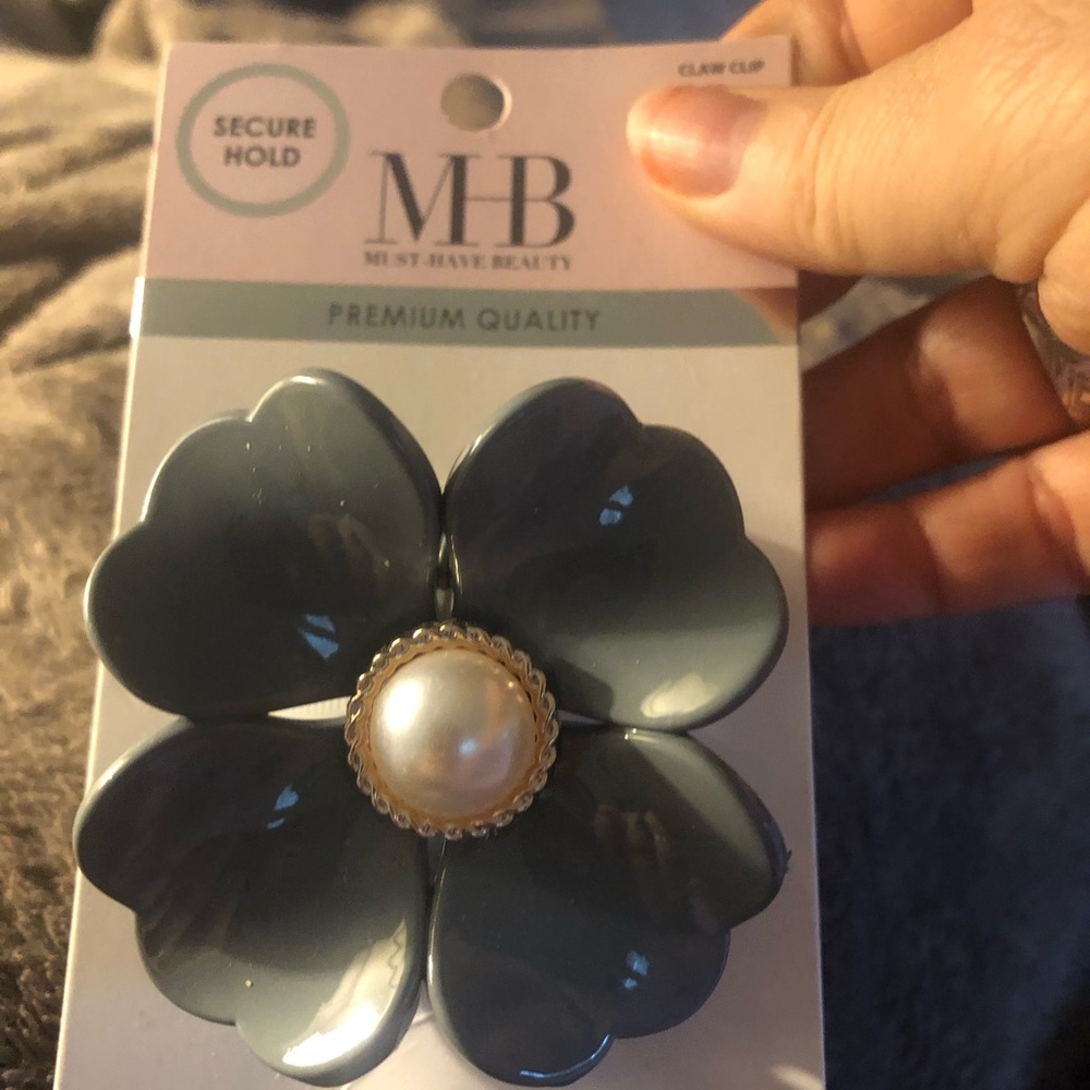 MHB Gray Flower Hair Clip- 80A $15 or $12 w/offer
